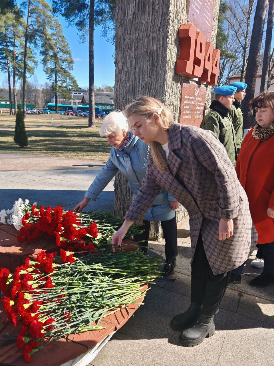 Митинг — реквием у мемориального комплекса » Звезда»