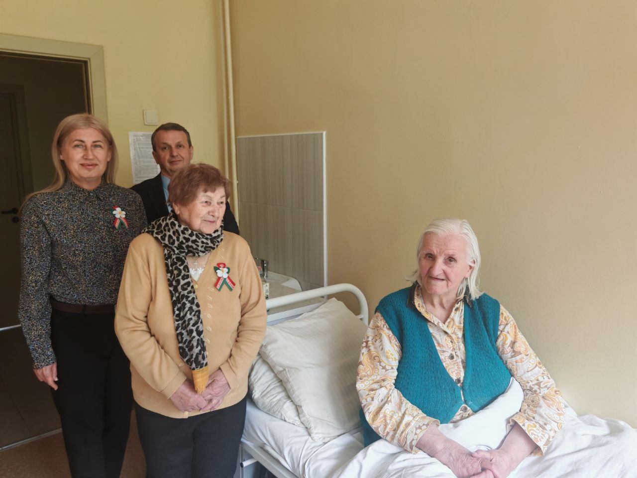 Больницу сестринского ухода УЗ «Новополоцкая центральная городская больница» на кануне 9 мая посетили администрация