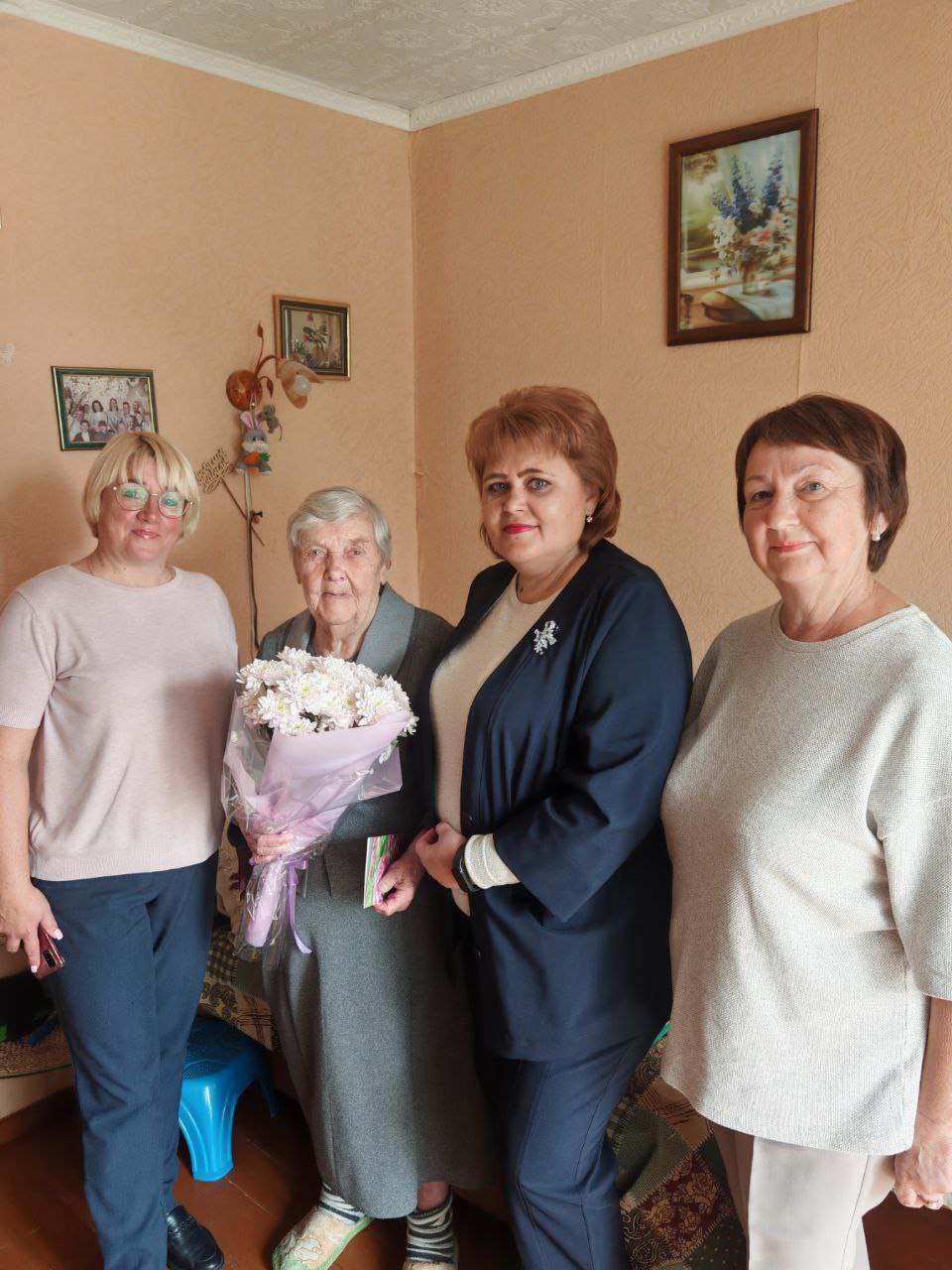 Сегодня отмечает 90-летие бывшая заведующая отделением профилактики поликлиники № 1