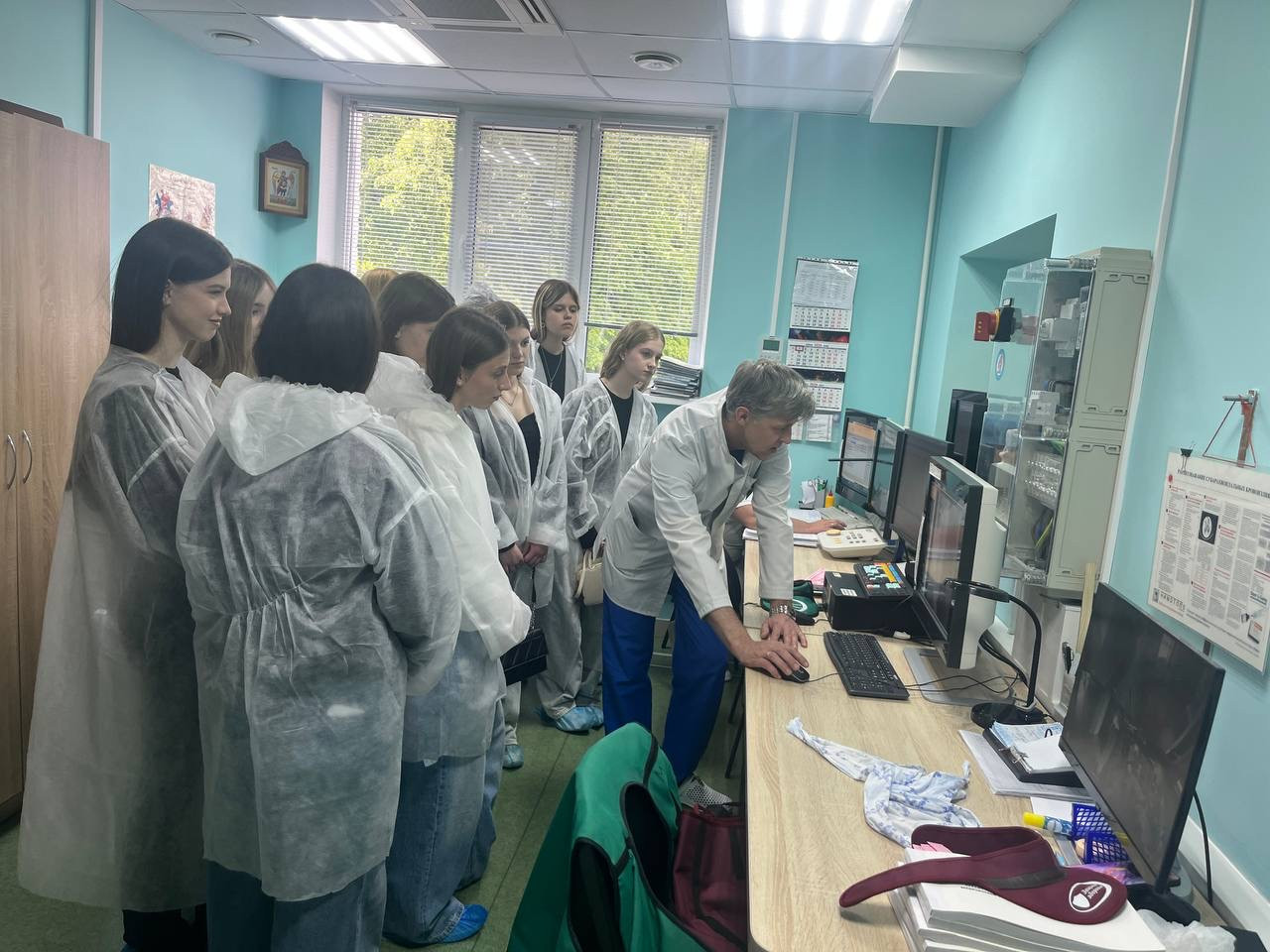Первая медицинская практика для десятиклассниц Новополоцка
